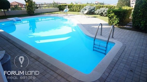 Forumland Real Estate, private pool