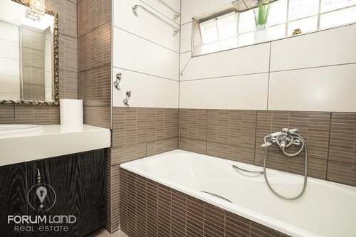 Forumland Real Estate, Μπάνιο με μπανιέρα