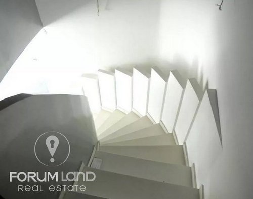 Forumland Real Estate, Εσωτερικές Σκάλες