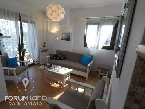 Forumland Real Estate, Living Room