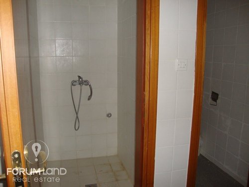 Forumland Real Estate, WC με ντουζιέρα