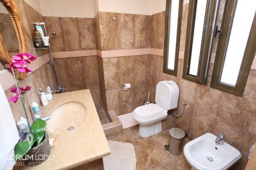 Forumland Real Estate, Bath Room