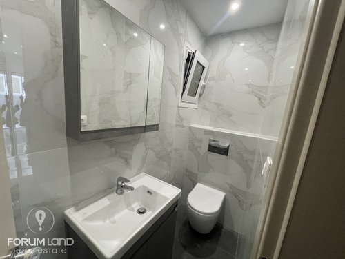 Forumland Real Estate, Bathroom with shower