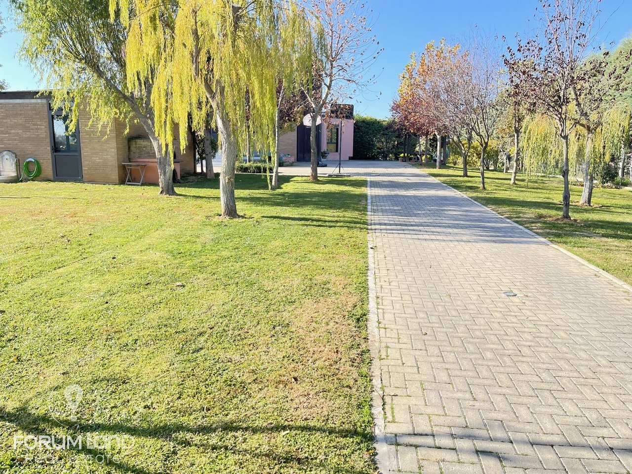 for Sale Detached House Panorama Center (code F-16427)