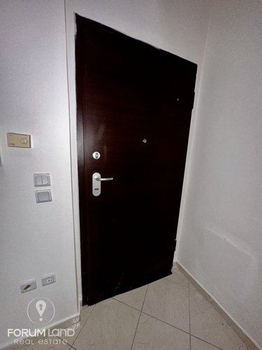 Forumland Real Estate, Security door