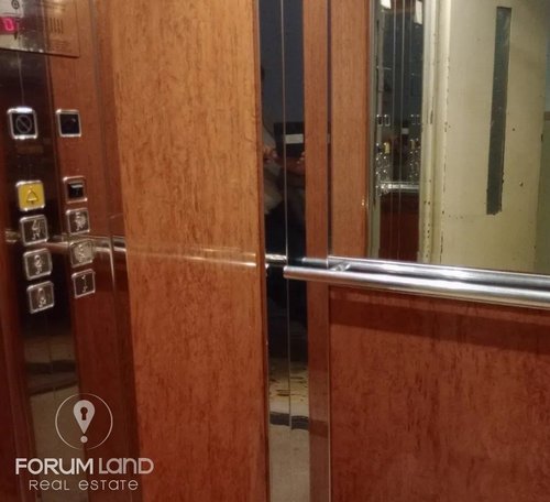 Forumland Real Estate, Elevator