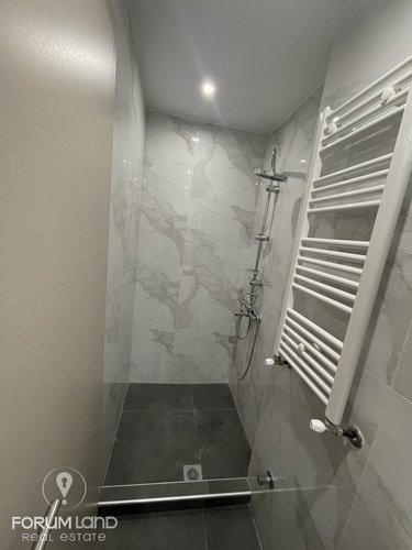 Forumland Real Estate, Μπάνιο με ντουζιέρα
