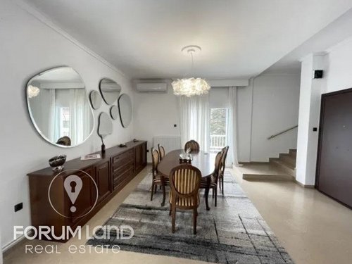 Forumland Real Estate, Dining Room