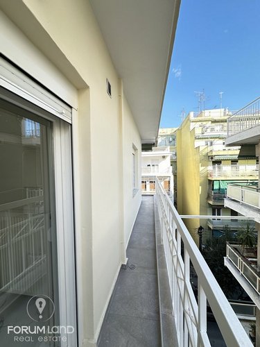 Forumland Real Estate, Balconies
