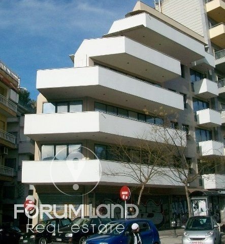 Forumland Real Estate, Επαγγελματικό κτίρο